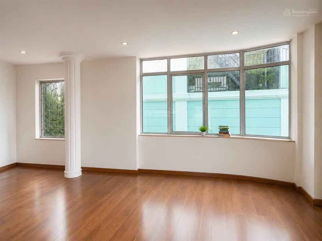 Nhà phú thượng ngõ 409 cạnh ciputra, lô góc, 2 mặt ngõ, ô tô tránh nhau. 58m2. 18 tỷ