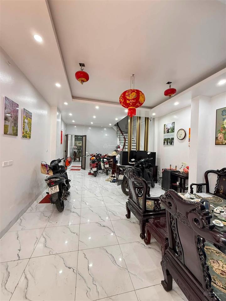 Bán nhà ngõ 612 lạc long quân tây hồ. ở luôn, view công viên nước, ô tô đỗ cửa, 74m2 6 tầng 29 tỷ