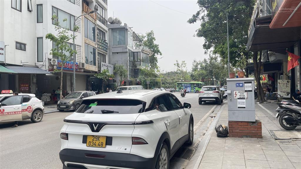 Bán nhà ngõ 612 lạc long quân tây hồ. ở luôn, view công viên nước, ô tô đỗ cửa, 74m2 6 tầng 29 tỷ