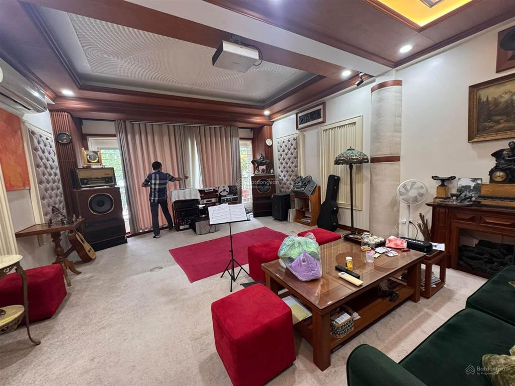 Nhà mặt hồ tây, nhật chiêu cạnh 2 con rồng, 2 mặt tiền, vỉa hè, không qh, không lỗi phong thuỷ 93m2