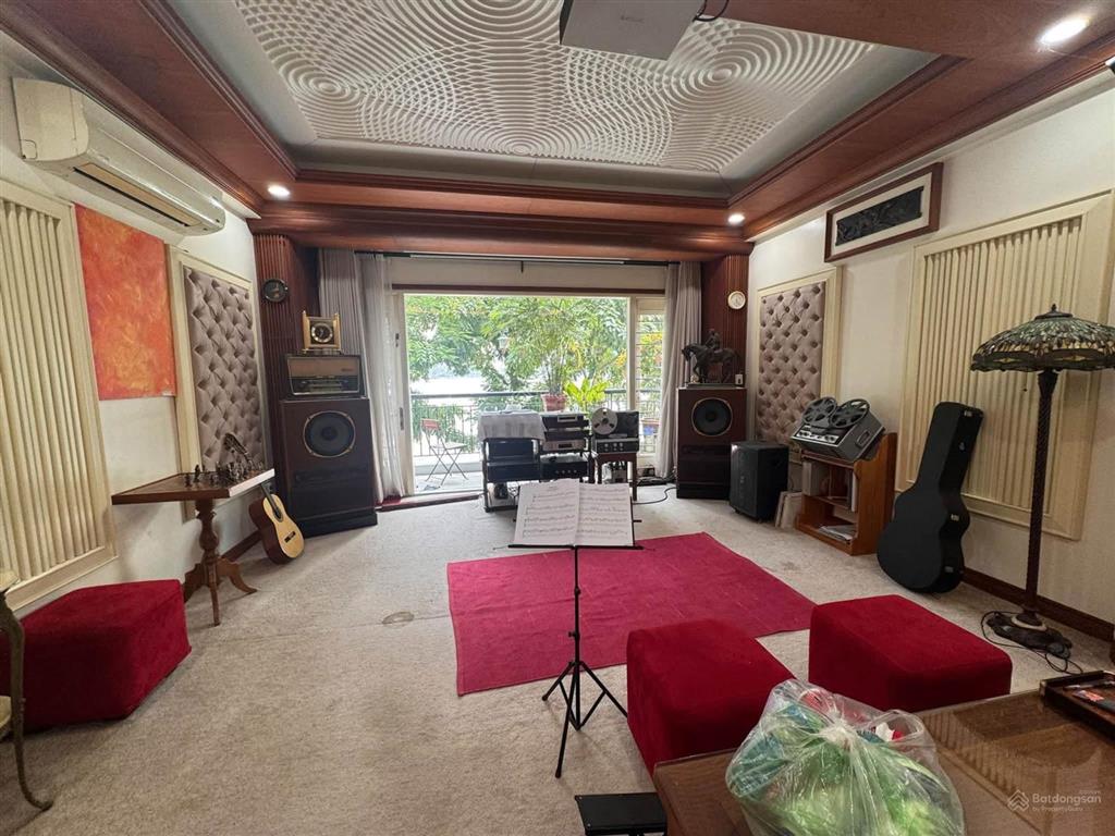 Nhà mặt hồ tây, nhật chiêu cạnh 2 con rồng, 2 mặt tiền, vỉa hè, không qh, không lỗi phong thuỷ 93m2