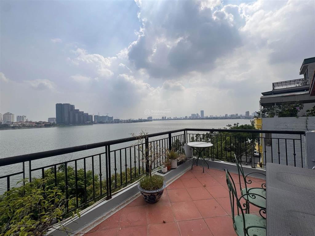 Nhà mặt hồ tây, nhật chiêu cạnh 2 con rồng, 2 mặt tiền, vỉa hè, không qh, không lỗi phong thuỷ 93m2