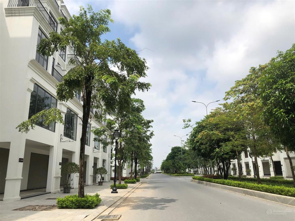 Chính chủ cần bán nhanh lk31. giá 17,5 tỉ.  0968 733 ***
