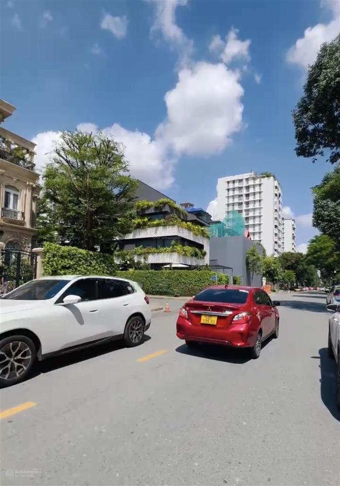 Cho thuê văn phòng ở biệt thự mt phạm thái bường (khu gần nguyễn đức cảnh sầm uất) 45m2 chỉ 10tr