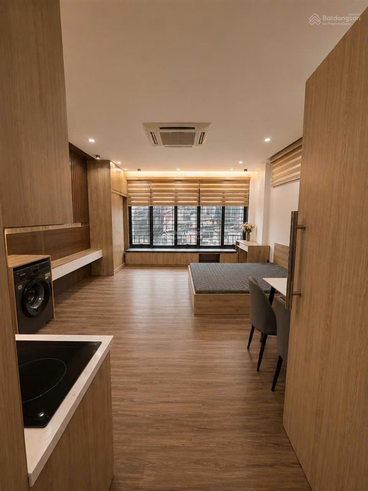 Cho thuê ccmn ở đội cấn  toà mới, đầy đủ nội thất cao cấp, máy giặt riêng, cửa sổ to đóng 1 cọc 1