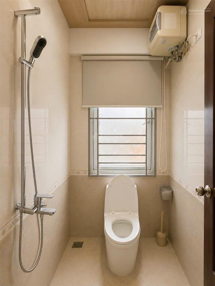 Cho thuê ccmn ở đội cấn  toà mới, đầy đủ nội thất cao cấp, máy giặt riêng, cửa sổ to đóng 1 cọc 1