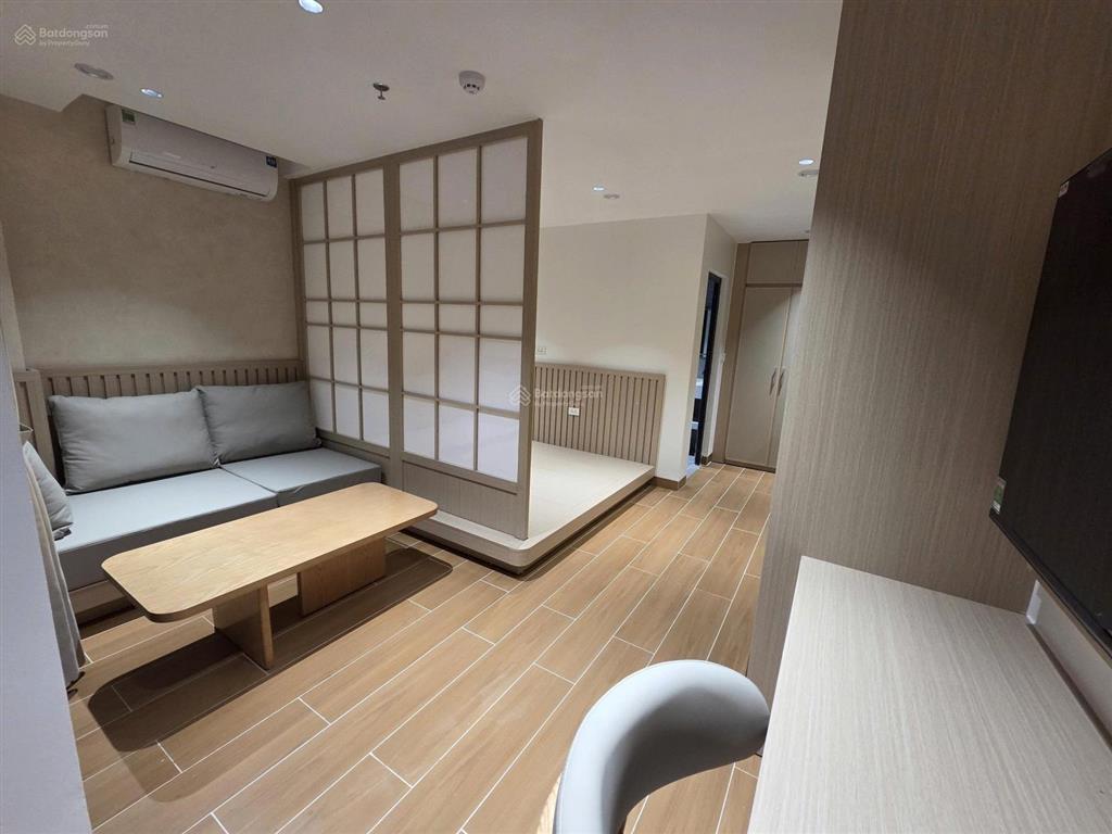 Khai trương ccmn ở nguyễn khánh toàn  1 ngủ 1 khách  full đồ, tivi, sofa  ban công  mới tinh
