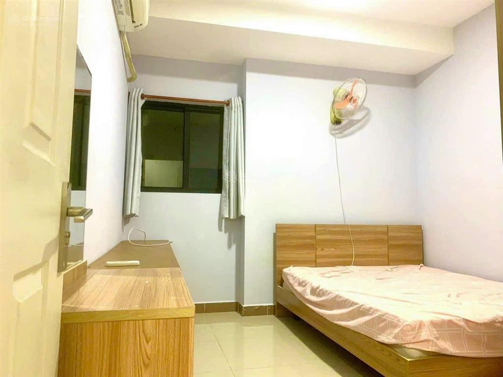 Cho thuê căn hộ useful (654 lạc long quân) 2pn giá tốt vào ở ngay thẻ từ thang máy