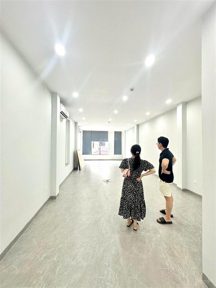Cho thuê văn phòng ngụy như kon tum giá tốt, vị trí thuận tiện 80m giá 18tr