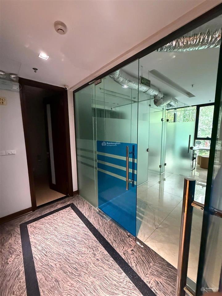 Cho thuê văn phòng view đẹp tại ngụy như kon tum, 68 triệu vnd, 110m2  3 tầng
