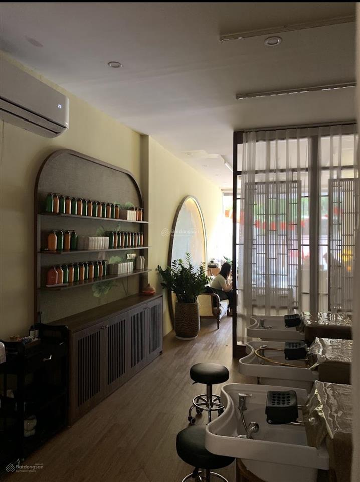 Cho thuê nhà mặt phố đẹp, giá cực chất 50 triệu vnd, 70m2 tại phố trung kính, p trung hòa