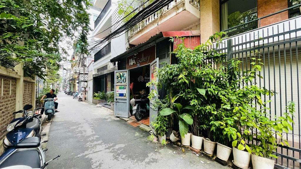 Chủ nhà cần bán nhà ngõ 31 xuân diệu, tây hồ, 52m2, vài bước ra hồ tây, mua ở hay đầu tư lâu dài
