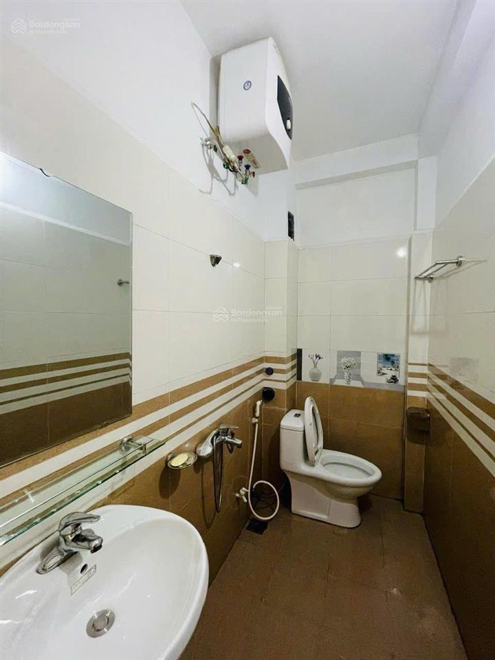 Siêu rẻ  cần bán tòa ccmn 58 m2 tại mặt ngõ 143 đê trần khát chân, vĩnh tuy, hn