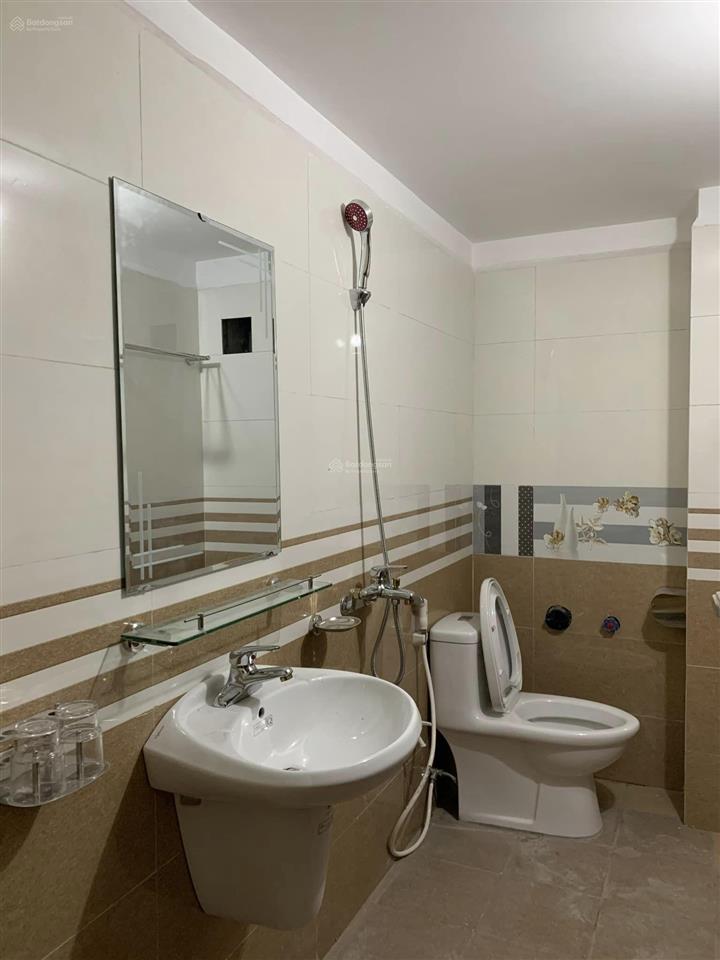 Siêu rẻ  cần bán tòa ccmn 58 m2 tại mặt ngõ 143 đê trần khát chân, vĩnh tuy, hn