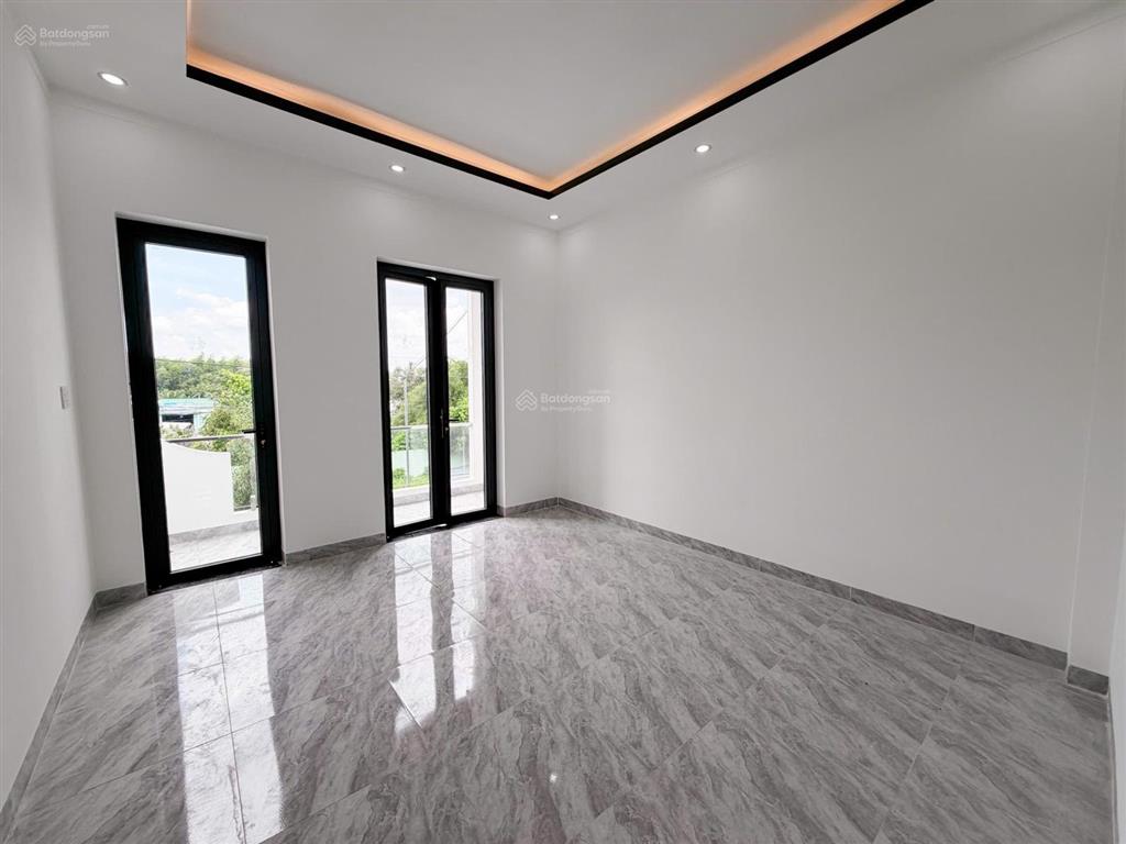 Phước tân mùa mưa mà tìm được căn nhà cao ráo, đường 8m, có sân ô tô thì em nghĩ nên đi xem