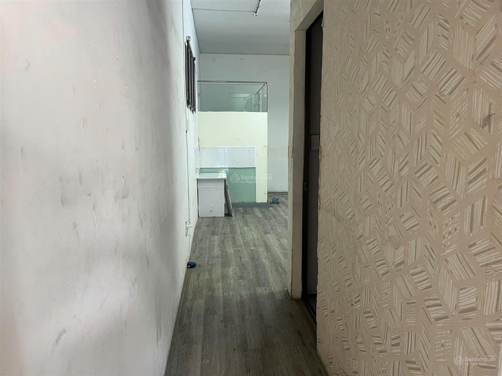 Cho thuê căn hộ lầu 1 nhà mặt tiền 608 điện biên phủ (quận 10)