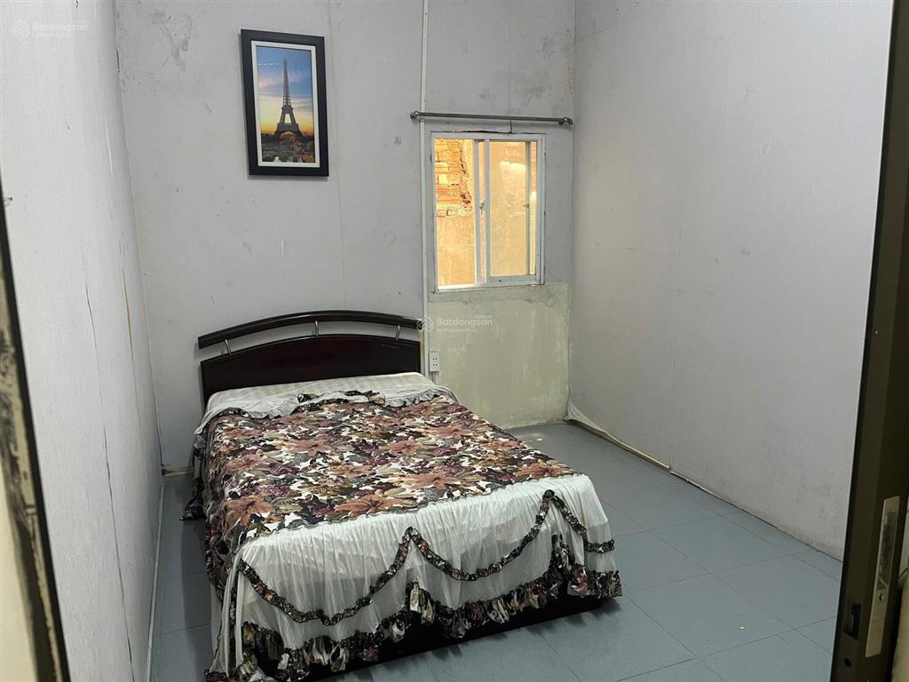 Cho thuê căn hộ lầu 1 nhà mặt tiền 608 điện biên phủ (quận 10)