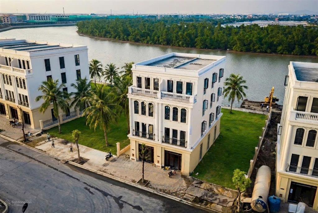 Duy nhất căn liền kề view sông tự nhiên hàng cđt vinhomes vũ yên giá hơn 10 tỷ!