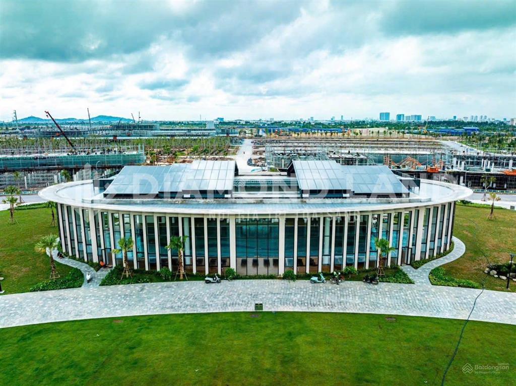 Bán liền kề vinhomes golden city, giá tốt phân khu mặt trời giữa 3 công viên gần bể bơi 4 mùa