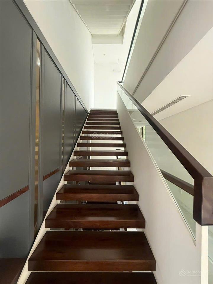 Góc 2mt giá đầu tư ! ngay nhà ga t3  18 x 20m(360m2)  5 tầng  thuê  100tr/th giá 48 tỷ
