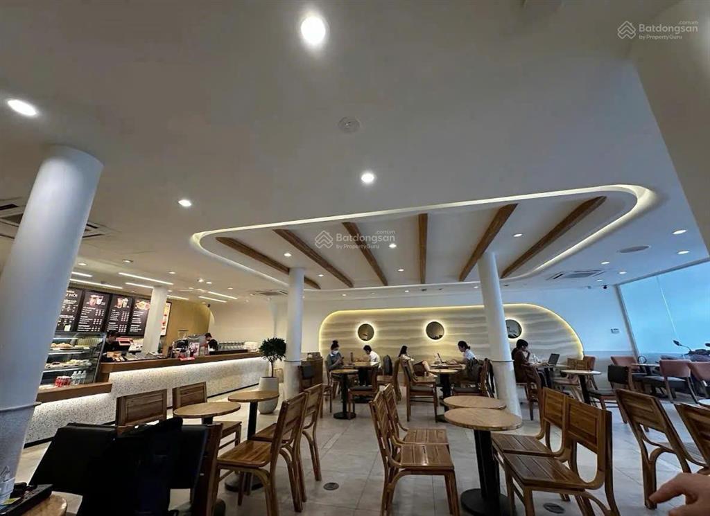 Bán nhà đường nguyễn trãi ngay dự án lancaster  6 x 25m(150m2)  giá  32 tỷ