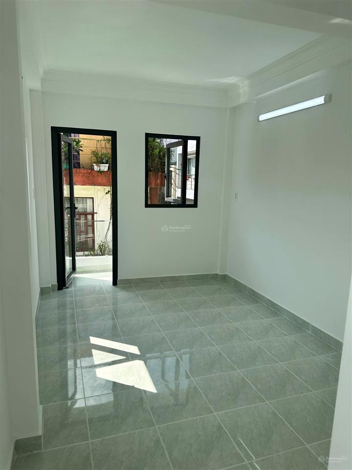 Gấp gấp gấp ! góc 2mt cách mang tháng tám  8 x 26m  thuê  170 tr/th giá 38,5 tỷ