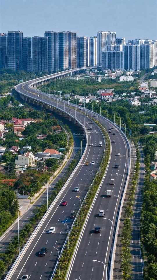 Lô mặt tiền 30m đảo kim cương q9
