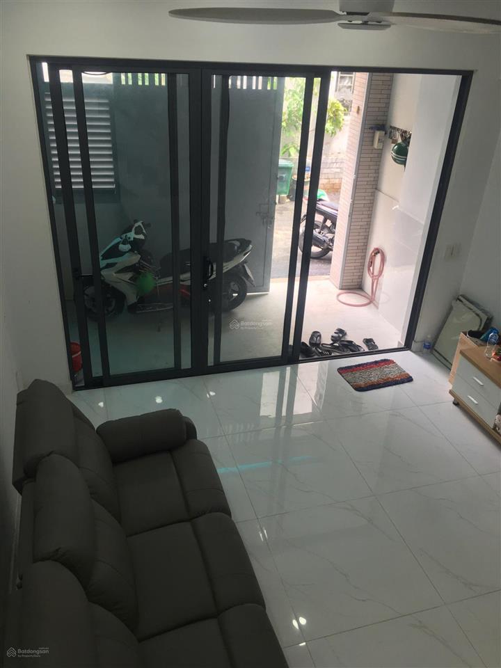 Diện tích 1 sàn là 56 m2, tổng cộng có 2 lầu (3 sàn)