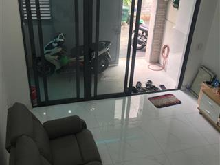 Diện tích 1 sàn là 56 m2, tổng cộng có 2 lầu (3 sàn)