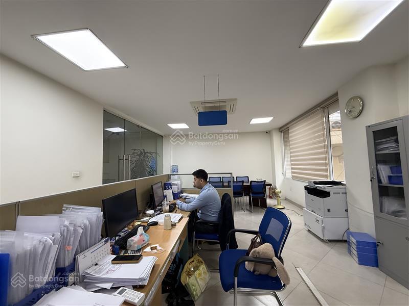 Cho thuê văn phòng đẹp trung tâm cầu giấy