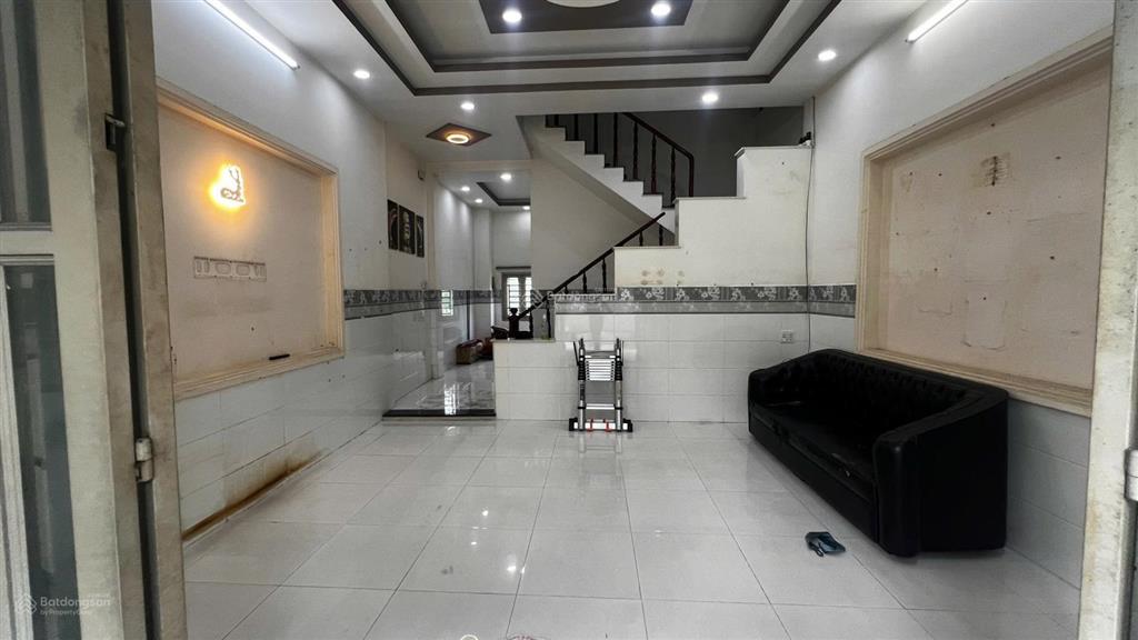 Bán nhà riêng 3 lầu tại quốc lộ 1a, quận 12, 5,5 tỷ, 65,9m2 giá cực chất chính chủ