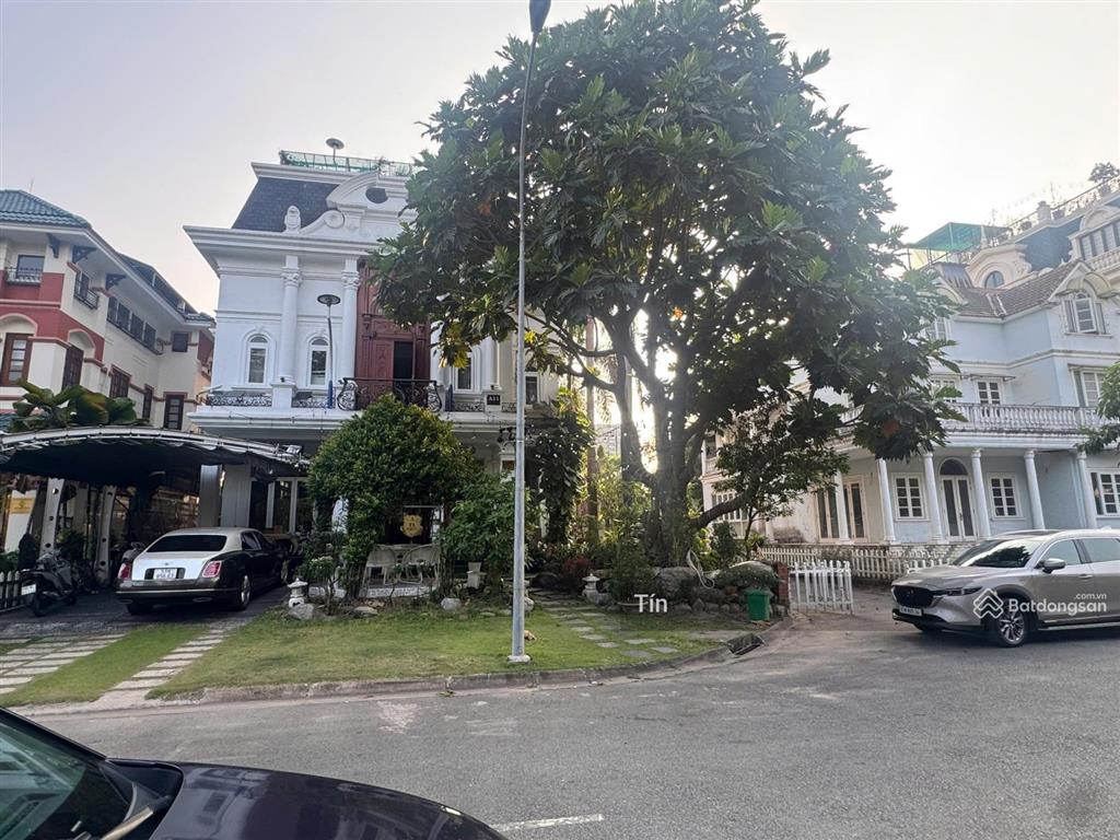 Bán biệt thự lan anh villa quận 2, tp thủ đứcdt15x26công nhận 400m23 tầng giá 240 tỷ