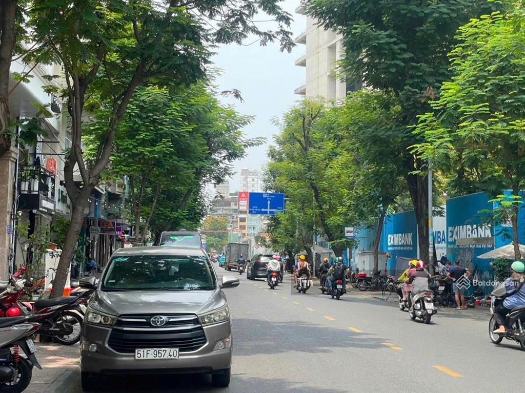 Bán nhà mặt tiền âu cơ phường tân hòa ,dt9.5x26m nở hậu 14.2mhdt 100trgiá bán 60 tỷ