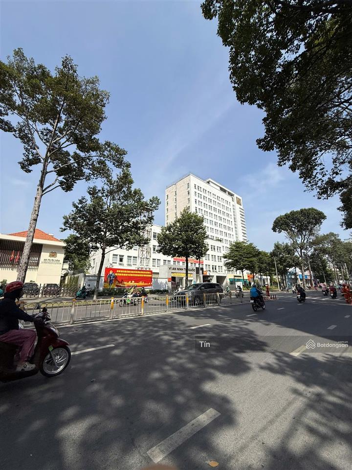 Ngay the one central ,mặt tiền đặng thị nhu,dt4x20m5 tầnghdt 120trgiá bán 39 tỷ