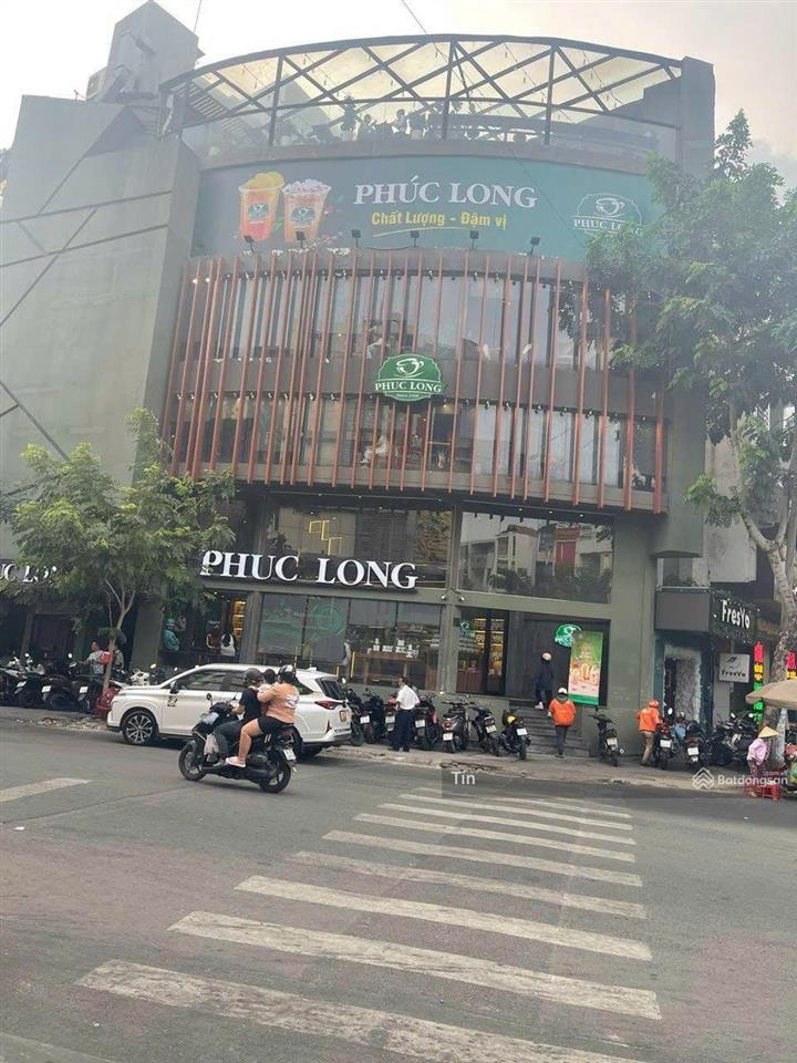 Siêu phẩm 2mt đường phan xích long  nguyễn công hoan, dt 8x16  kc 7 tầng hdt 250 triệu giá 60 tỷ
