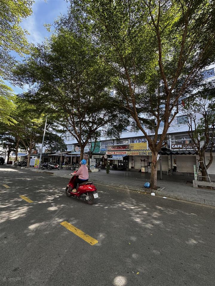 Bán nhanh căn hộ tầng trệt vừa ở vừa kinh doanh tại chung hud phước long, nha trang giá 3 tỷ 2 .