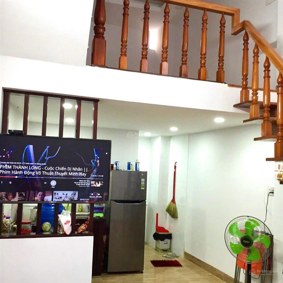 Nhà hẻm 3 tầng, gần biển trung tâm phố nha trang giá chỉ 2 tỷ 4, sổ hồng hoàn công chuẩn.