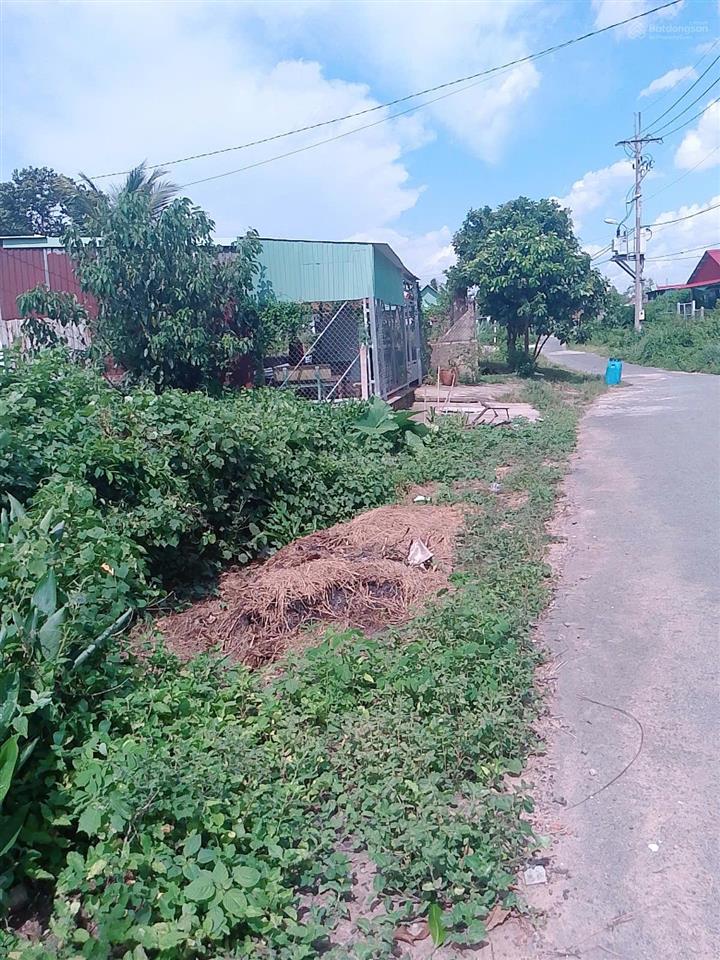 Cần bán gấp lô đất vị trí rất đẹp