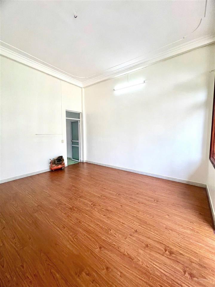 Bán nhà lê quý đôn 60m2  6 ngủ  vf3 đỗ cổng  30m ra phố  ở hay cho thuê đều tốt ngõ thông rộng