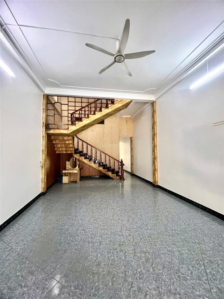 Bán nhà lê quý đôn 60m2  6 ngủ  vf3 đỗ cổng  30m ra phố  ở hay cho thuê đều tốt ngõ thông rộng