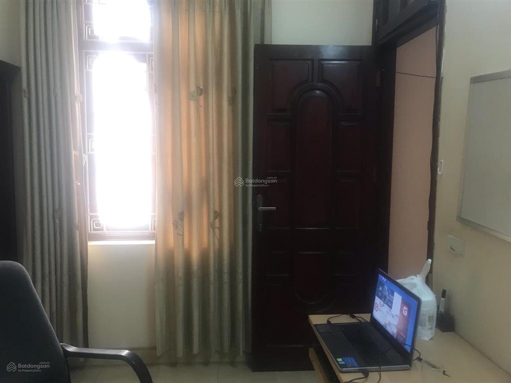 Cho thuê phòng 12m² tại tầng 3 của nhà riêng, không chung chủ, chỉ cho bạn nữ thuê