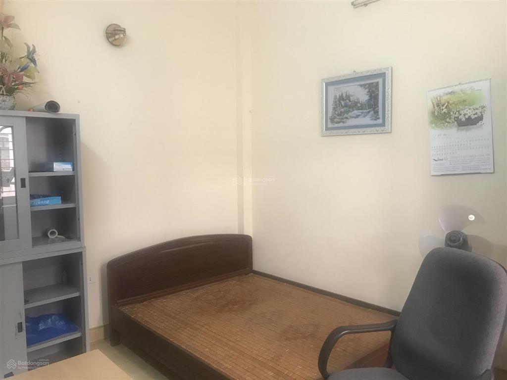 Cho thuê phòng 12m² tại tầng 3 của nhà riêng, không chung chủ, chỉ cho bạn nữ thuê