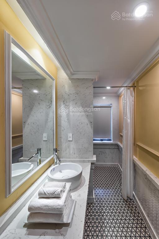 Bán nhà mt đường 3/2, phường 12, quận 10, diện tích 8.5x28m, giá 100 tỷ thương lượng