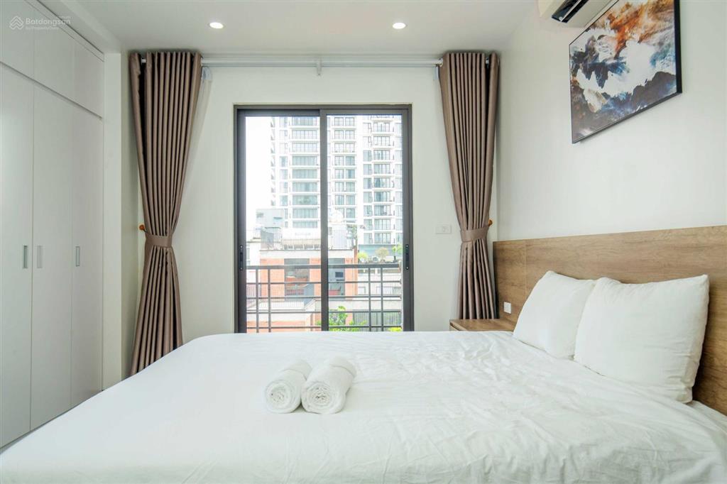 Cho thuê căn hộ 1 phòng ngủ đầy đủ đồ, tầng cao view thoáng, ngõ ô tô yên tĩnh, quảng an, tây hồ
