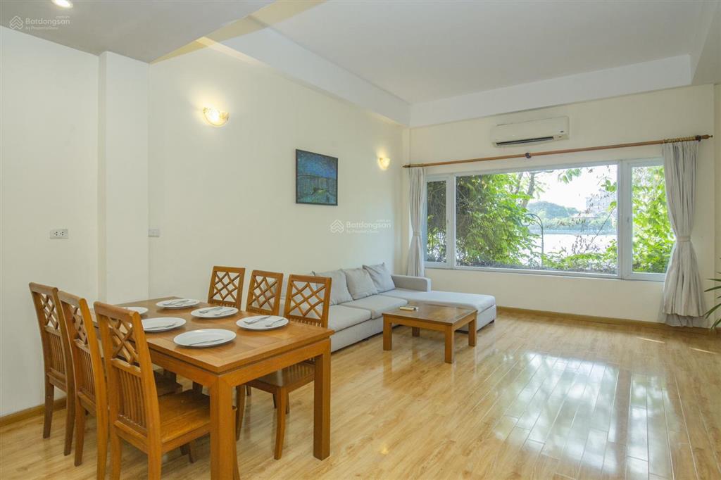 Cho thuê căn hộ 2 phòng ngủ view hồ cực thoáng đẹp, đầy đủ đồ, đường oto.