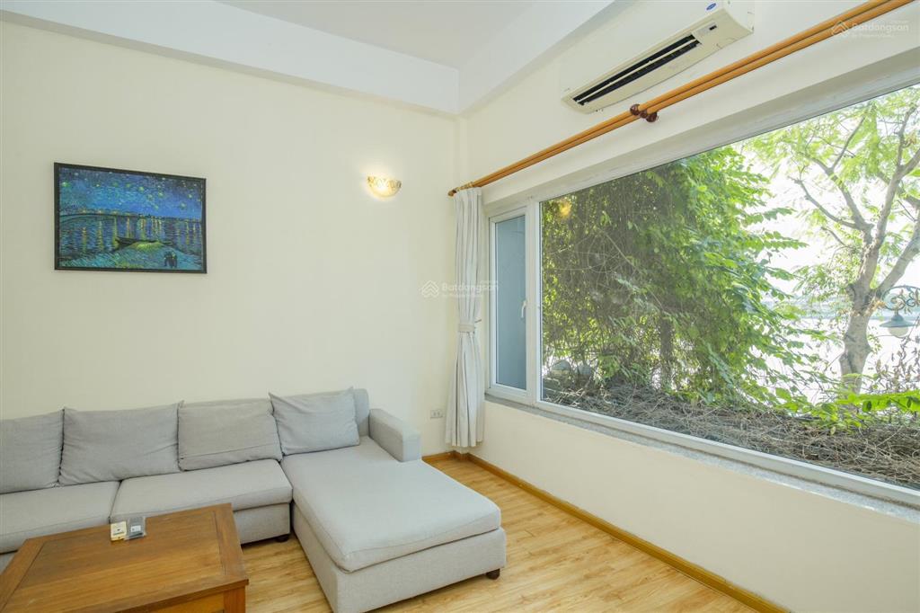 Cho thuê căn hộ 2 phòng ngủ view hồ cực thoáng đẹp, đầy đủ đồ, đường oto.