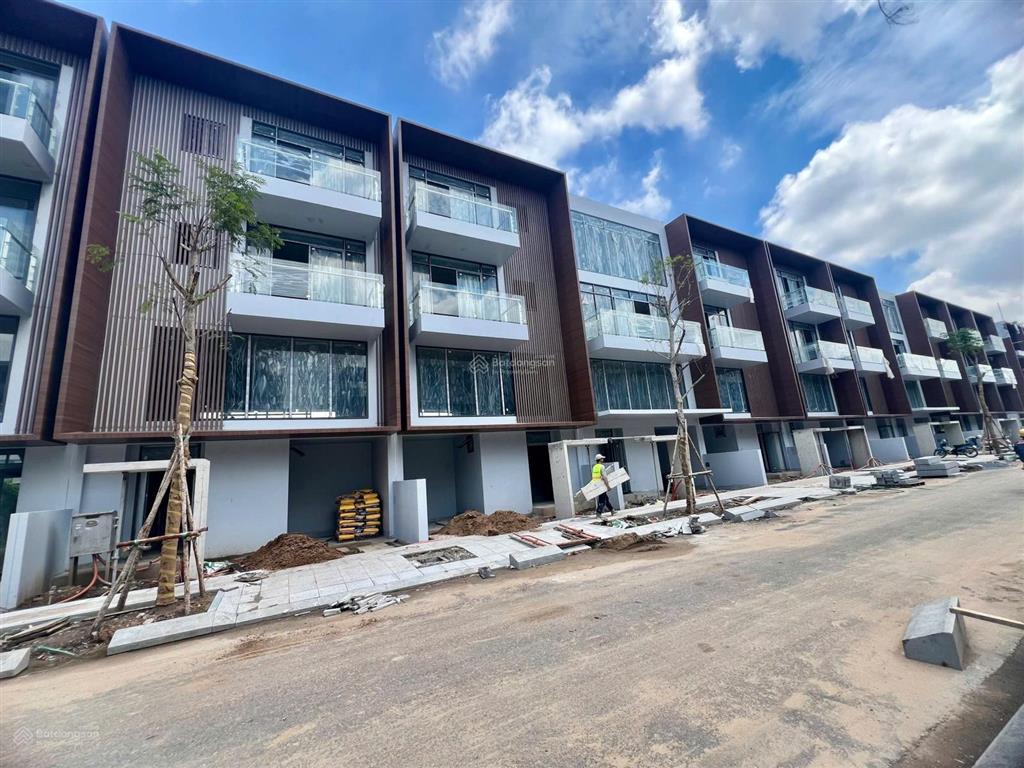 Cho thuê mặt tiền shophouse đường song hành senturia an phú,  0938 572 ***