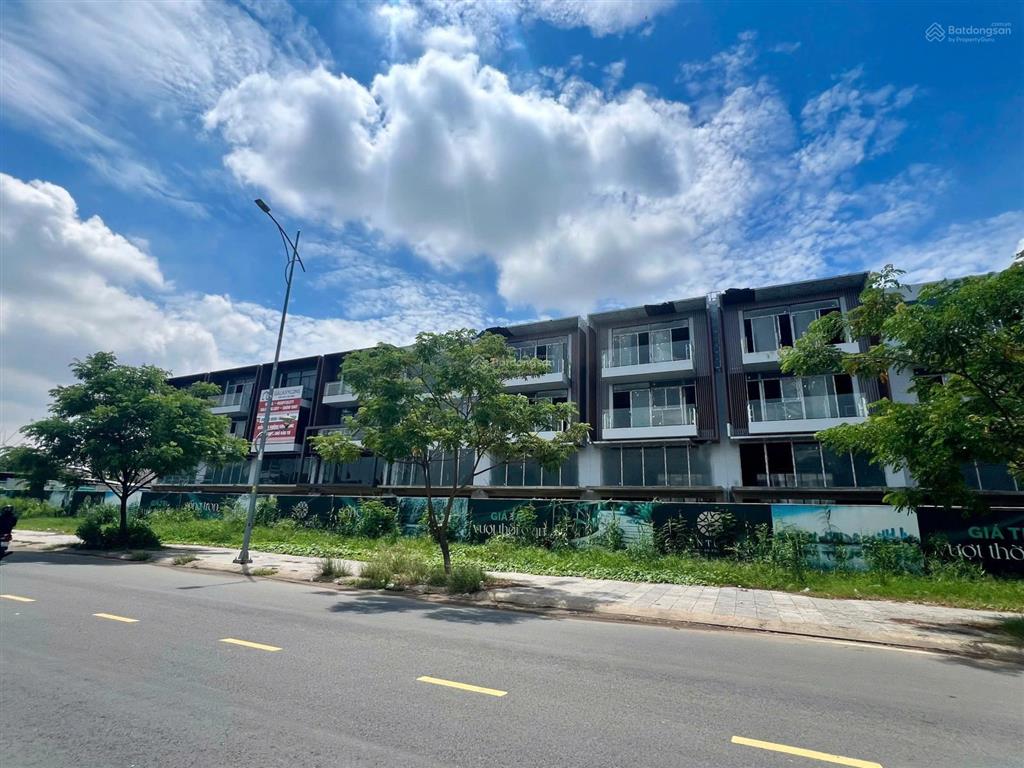 Cho thuê mặt tiền shophouse đường song hành senturia an phú,  0938 572 ***