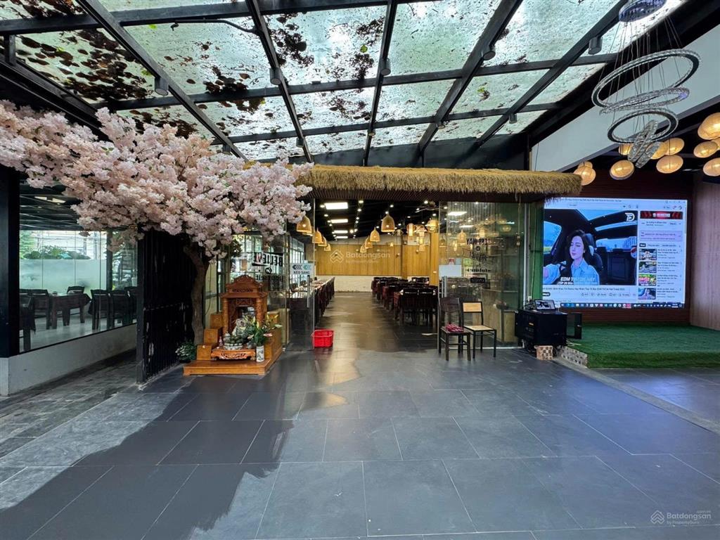 Cho thuê mbkd mặt tiền 10m mặt phố phạm văn đồng dt 350m2 vị trí đắc địa dễ nhận diện thương hiệu