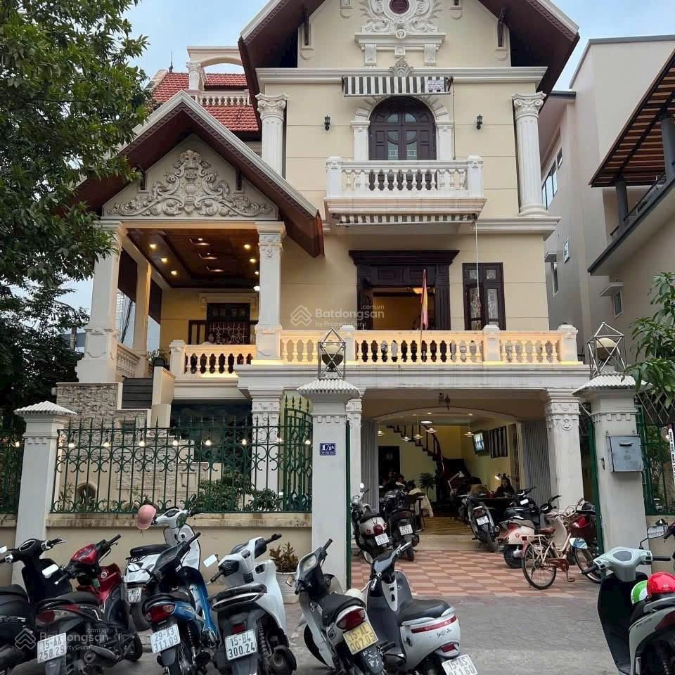 Cho thuê nhà mặt phố nguyễn thị định, dt 250m²x 4 tầng, mt 15m, vị trí đẹp đoạn sầm uất thương hiệu